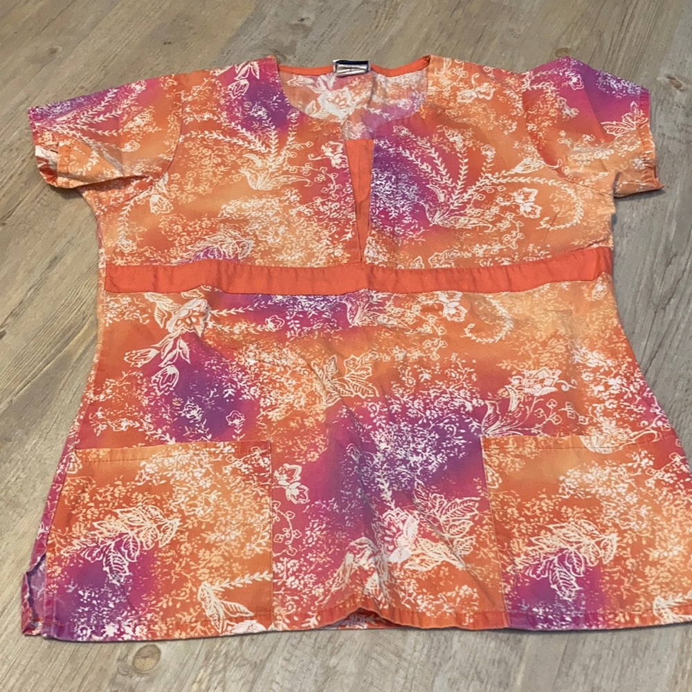 Fundamentals scrub top